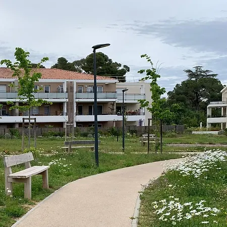 Tres Bel Pour 3 Avec Piscine A Chateau La Londe-les-Maures