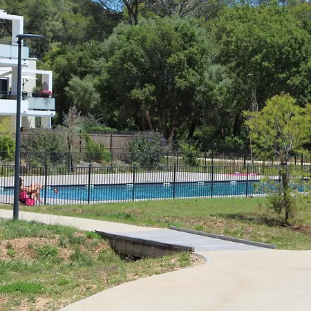Tres Bel Pour 3 Avec Piscine A Chateau