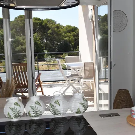 Apartment Tres Bel Pour 3 Avec Piscine A Chateau *