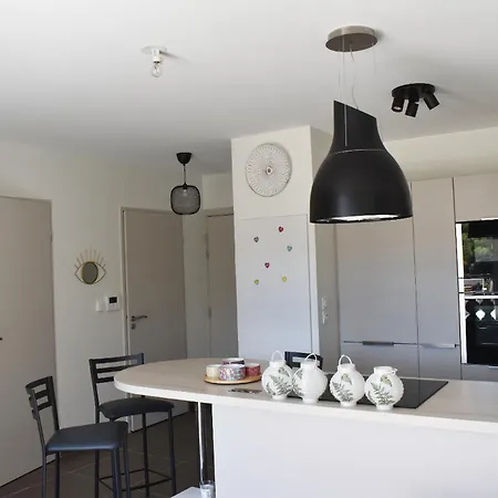 Tres Bel Pour 3 Avec Piscine A Chateau Apartment La Londe-les-Maures