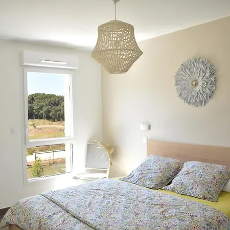 Tres Bel Pour 3 Avec Piscine A Chateau La Londe-les-Maures